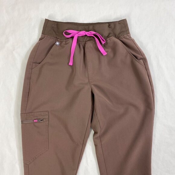 Figs Scrub Set Fitted Top and Zamora Joggers Mocha Brown Technical collection - Picture 3 of 12